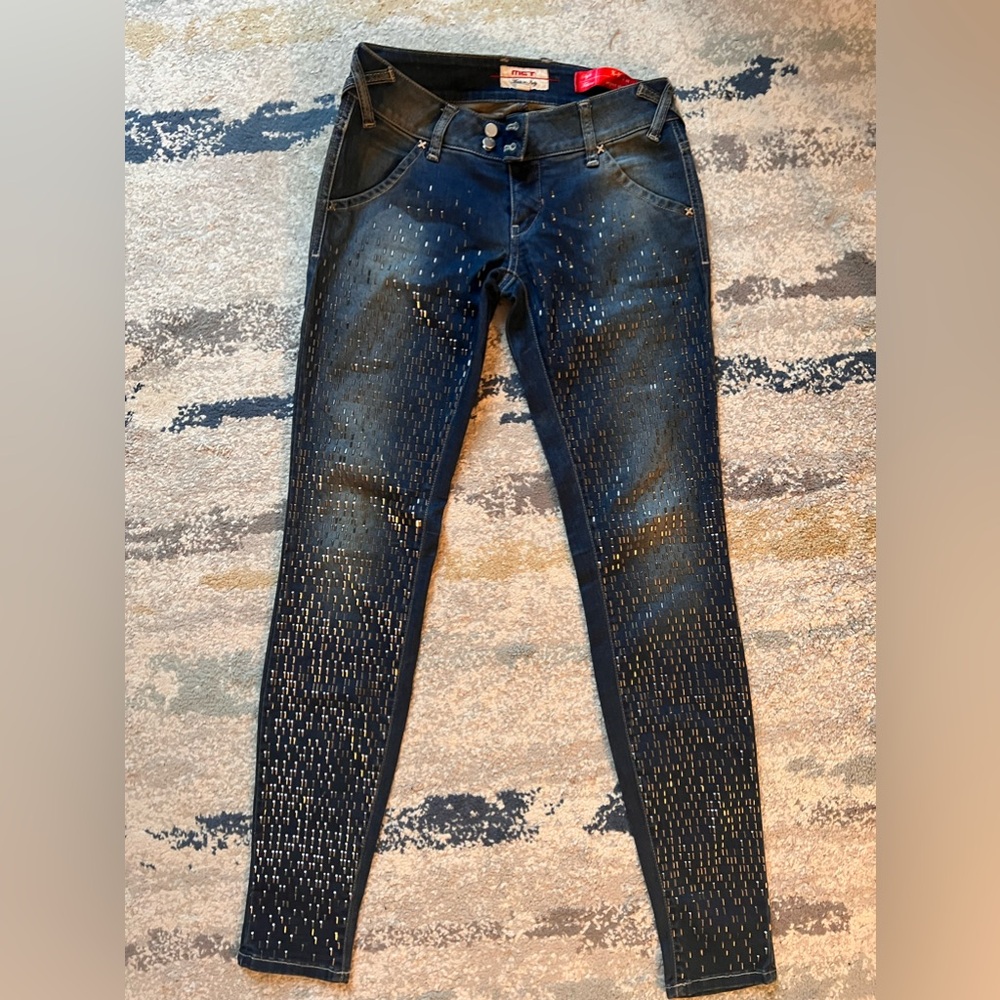Authentic MET Jeans with Appliqué
